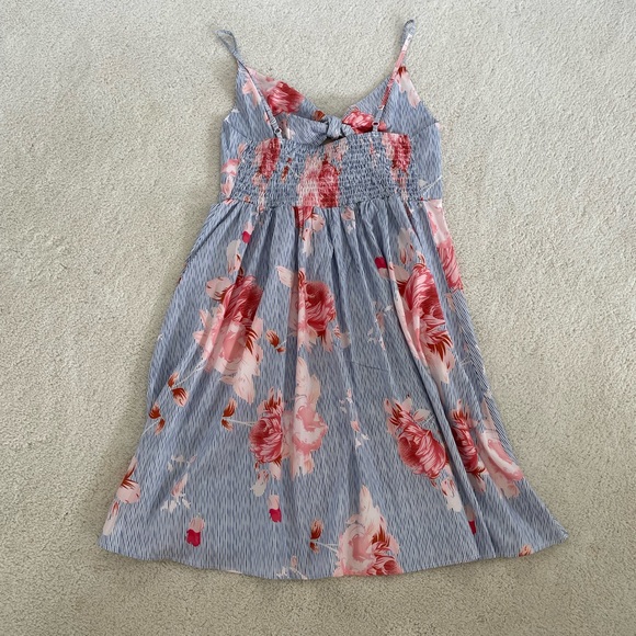 Amazon Tie-Front Dress - Picture 2 of 4